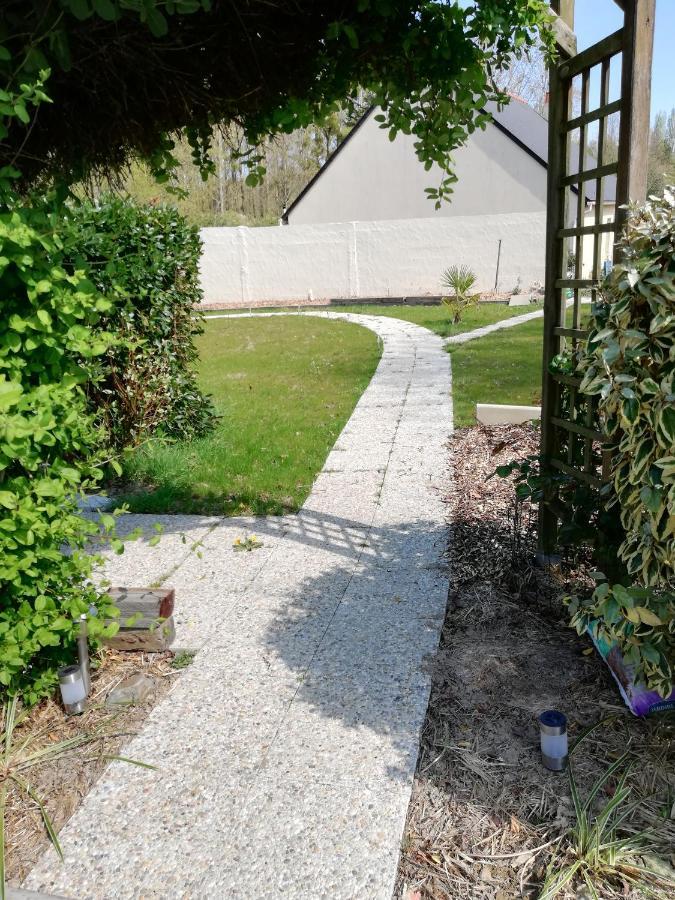 Вилла Au Coeur Du Jardin La Boussac Экстерьер фото
