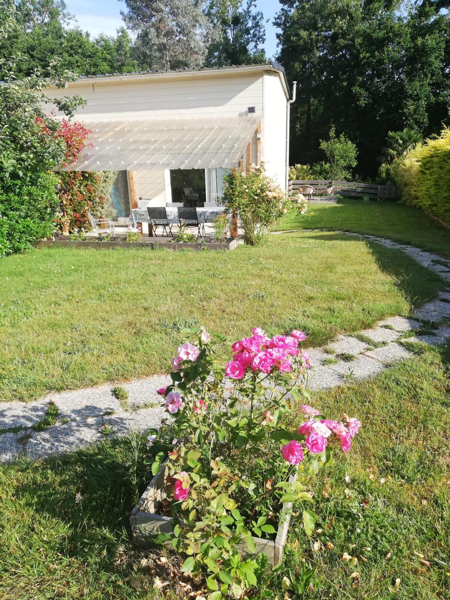 Вилла Au Coeur Du Jardin La Boussac Экстерьер фото